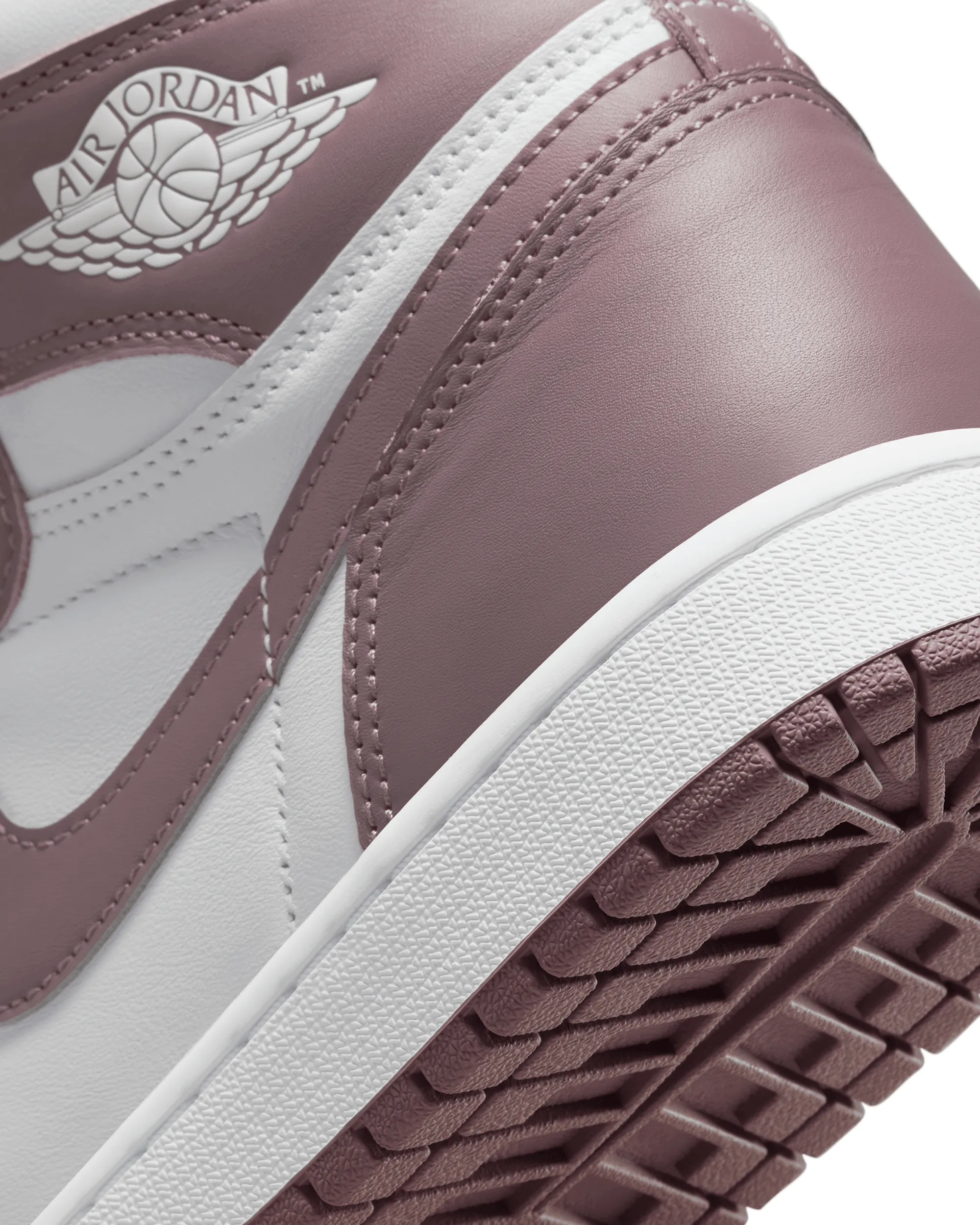 Air Jordan 1 Retro High Og - White / Sky J Mauve-White