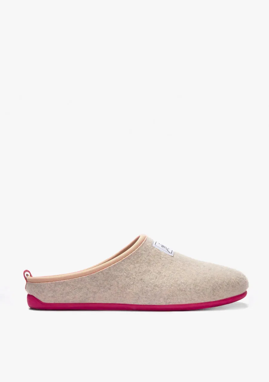 Mercredy Women's Slippers, White & Fuschia