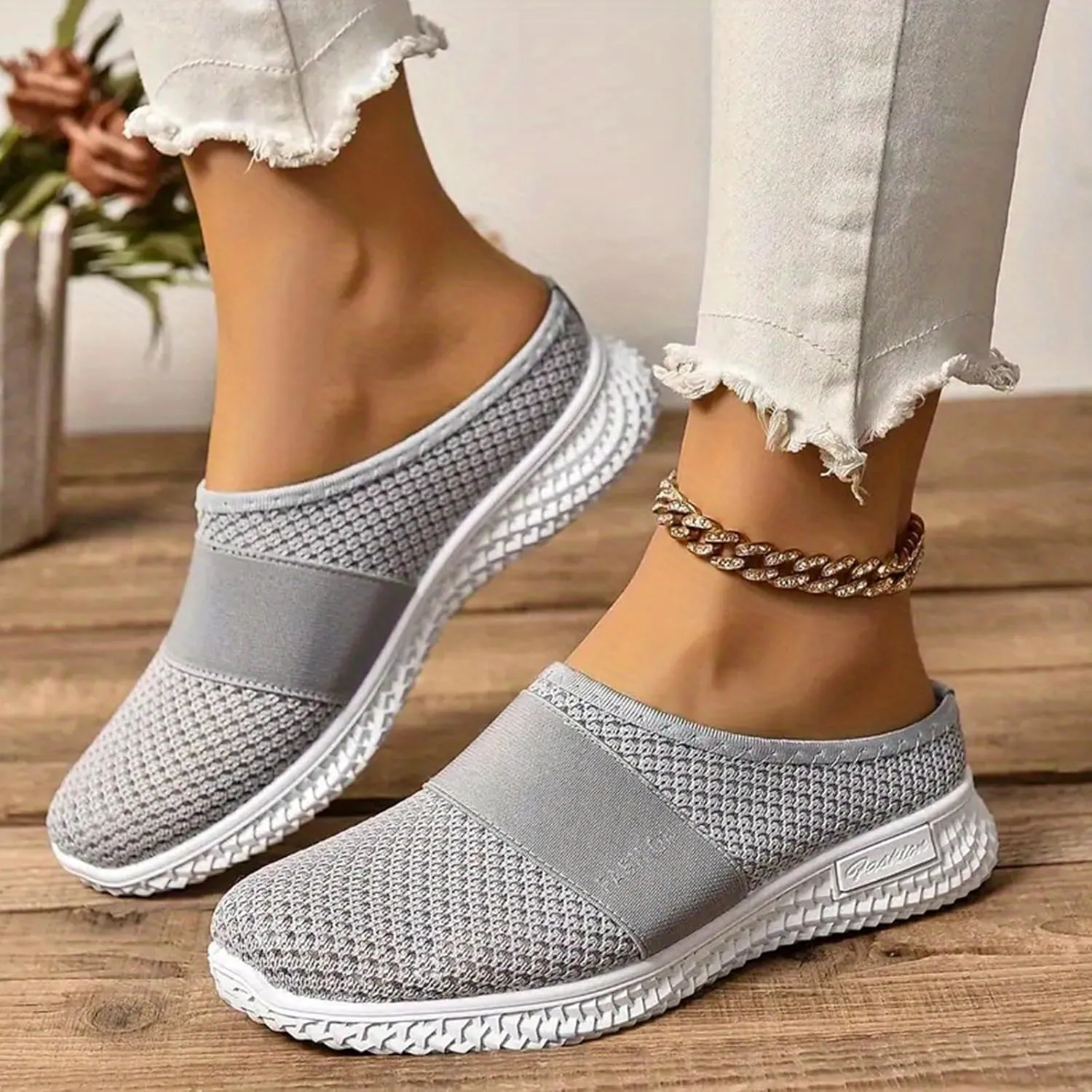 Women's Breathable Mesh Shoes Outdoor Hiking Shoes Fashion Loafers Slip-Ons Slippers Walking Sneakers Open Back Slip On Air Cushion Lightweight Beach Sandals Mules Clogs for Women Men